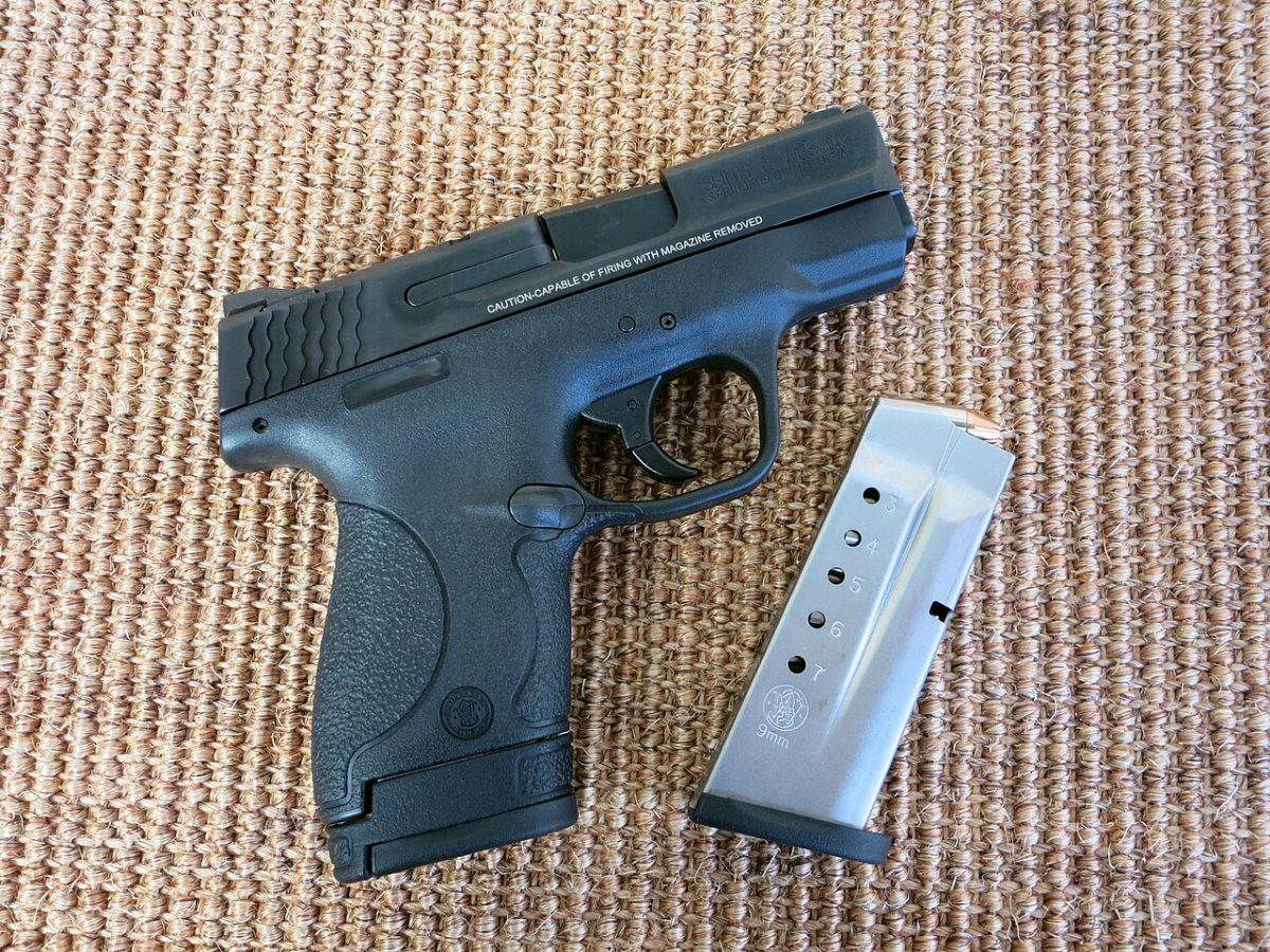 Smith & Wesson M&P Shield 9mm with leather holster photo 2